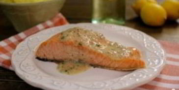 лосось под соусом