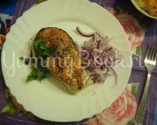 Рыба жареная с овощами