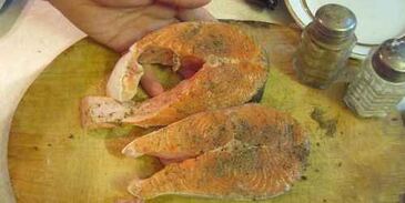 рыба жареная с овощами