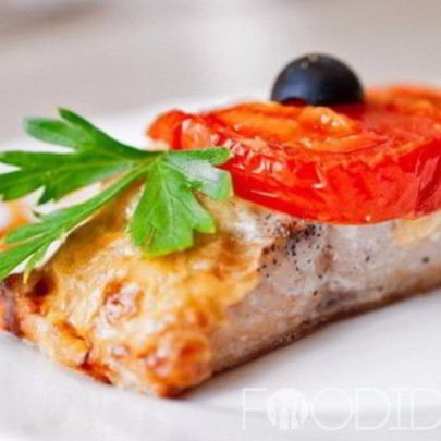 Рыбу в духовке по-гречески