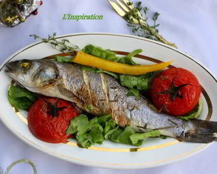 Сибас, запеченный с томатами и травами