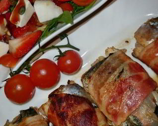 Скумбрия, которая нравится мужу с беконом и сыром