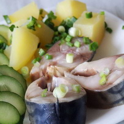 Скумбрия соленая в рассоле