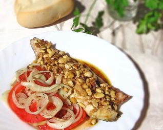 Скумбрия в духовке с помидорами