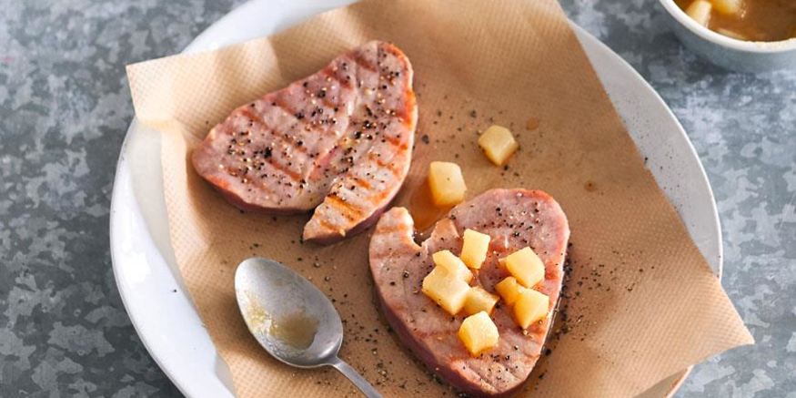 Рецепт тунца с чесночным маслом и гарниром из груши