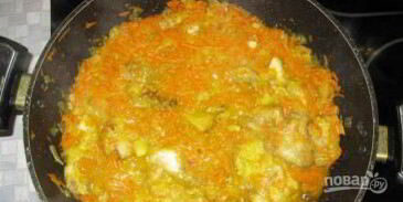 тушеная рыба с морковкой и луком