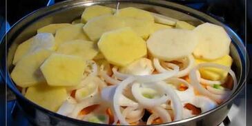 тушеная рыба с овощами