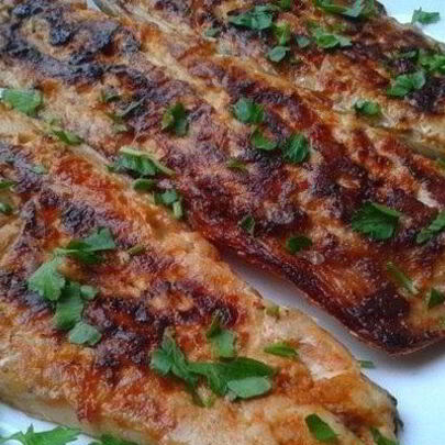 Вкуснейшая запеченная скумбрия с чесноком