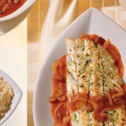 Жареное филе судака с марокканским луковым соусом