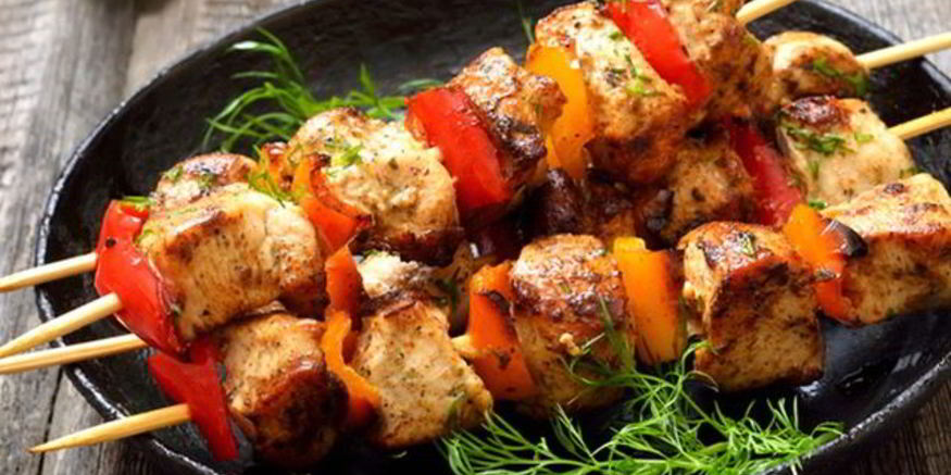 Рецепт куриного шашлыка, маринованного в дижонской горчице и сметане