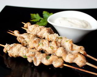 Куриные шашлычки на шпажках