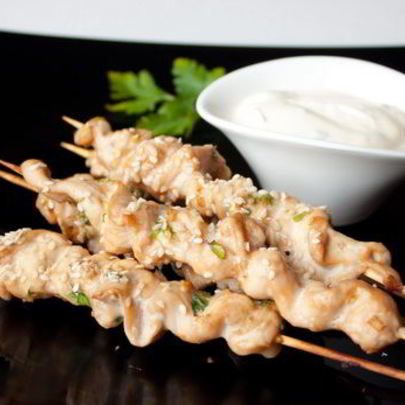 Куриные шашлычки на шпажках