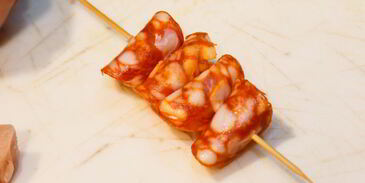 шашлычки из куриного филе с чоризо