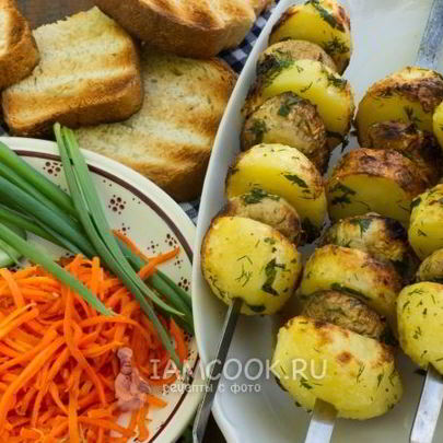 Шашлык из шампиньонов с картофелем