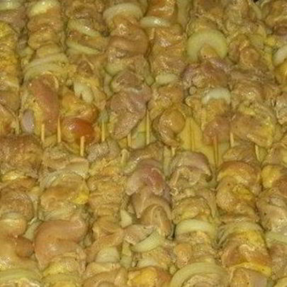 Сочный куриный шашлык с картофелем в духовке