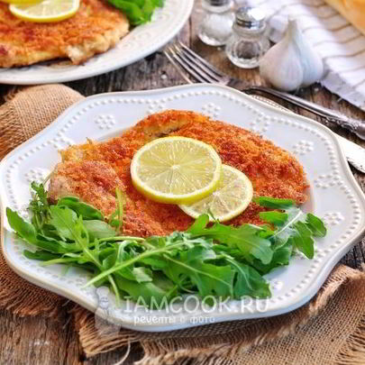 Шницель из свиной корейки на кости