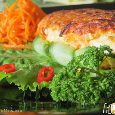 Куриные стейки в морковном маринаде