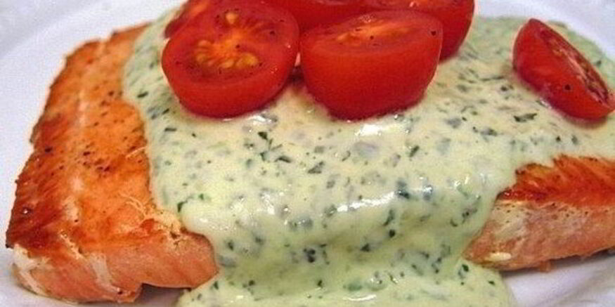 Рецепт нежного стейка форели в сливочном соусе