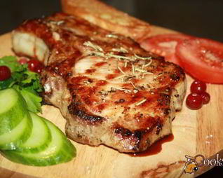 Сочный свиной стейк