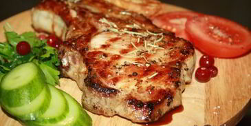 сочный свиной стейк