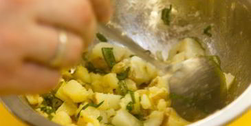 стейк из форели с картофелем