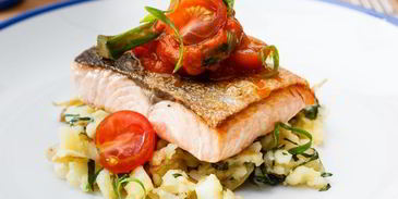 стейк из форели с картофелем