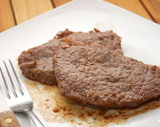 Стейк из говядины жареный