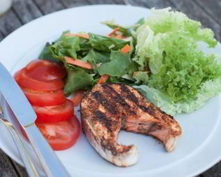 Стейк из лосося на гриле