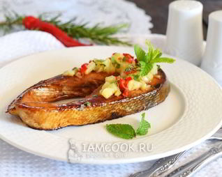 Стейк из семги на сковороде