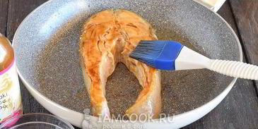 стейк из семги на сковороде