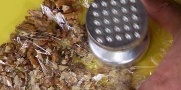 стейк из семги с грецким орехом