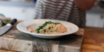 стейк из семги в сливочном соусе