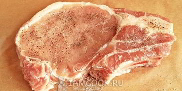 стейк из свинины на кости