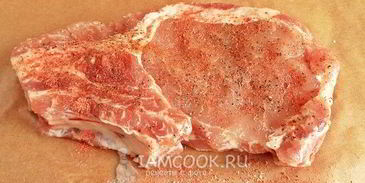 стейк из свинины на кости