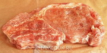 стейк из свинины на кости