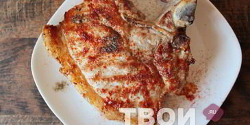 стейк из свинины на сковороде