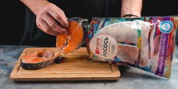 стейк лосося в медово-имбирном маринаде