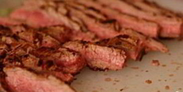 стейк, маринованный в пиве