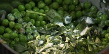 стейк рибай с остро-сладким соусом