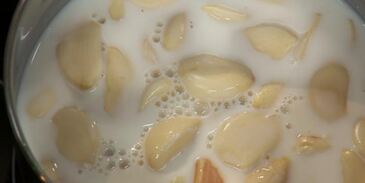 стейк с крабовым мясом и чесночным пюре