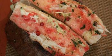 стейк с крабовым мясом и чесночным пюре