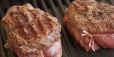 стейк с кровью