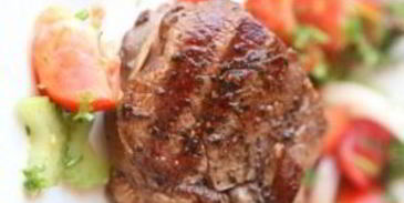 стейк с кровью