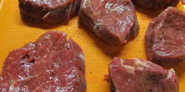 стейк с винным маслом