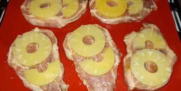 стейки из свиной шеи по-французски