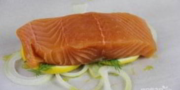 стейки семги в пергаменте