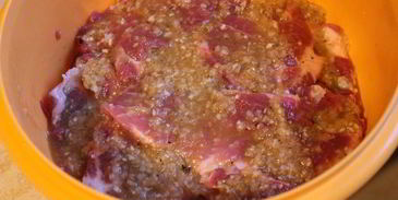 свиной стейк в апельсиновом маринаде