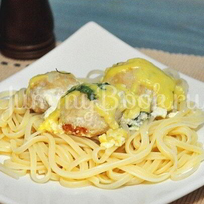 Куриные тефтельки под сырным соусом