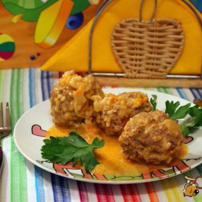 Мясные тефтели в сметанно-томатном соусе