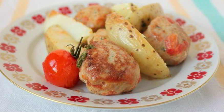 Рецепт тефтелей иза индеек с запеченныма картофелема